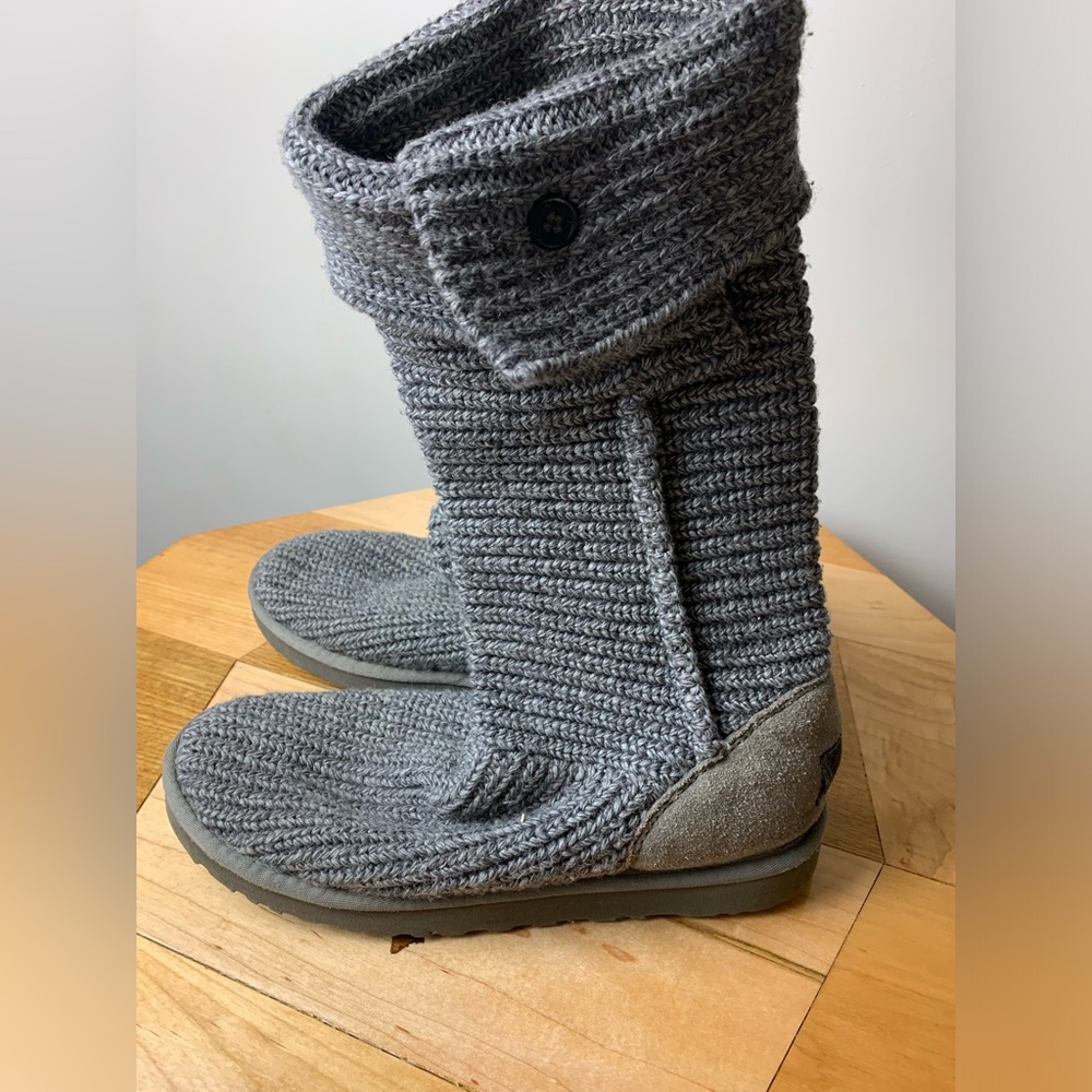 Women’s Authentic Winter UGG Australia Classic Cardy Knit Grey Boots size 10